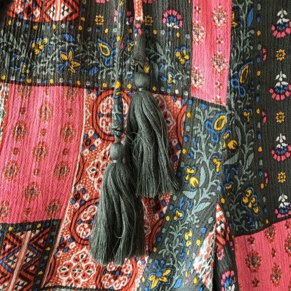 KUT FROM THE KLOTH patchwork shorts, size 10 - Picture 3 of 6